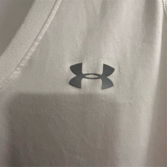 Under Armour Women's V-Neck Tee M White Short Sleeve Casual Top - Picture 5 of 8